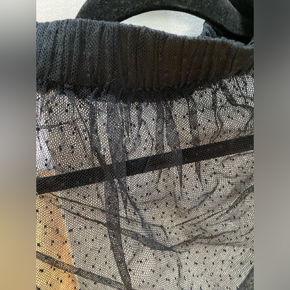 Sheer Mesh Mini - Picture 2 of 3